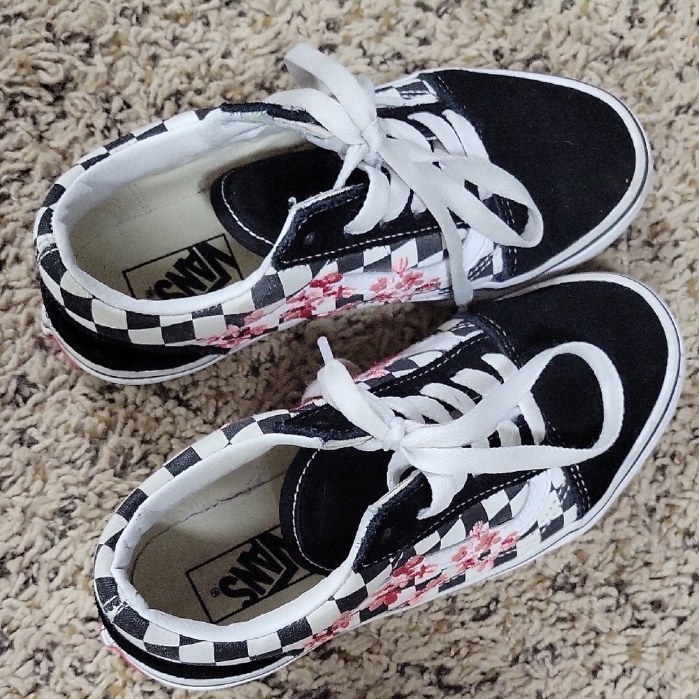 Vans Kids Black Floral Sneakers - Picture 8 of 11